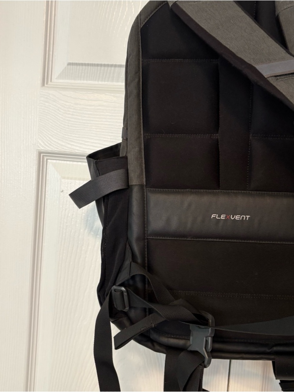 The North Face Recon Backpack FlexVent Black Travel School Bag - Picture 3 of 8